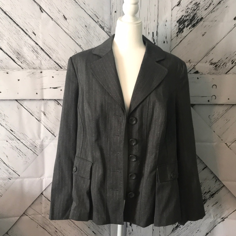 Gray blazer